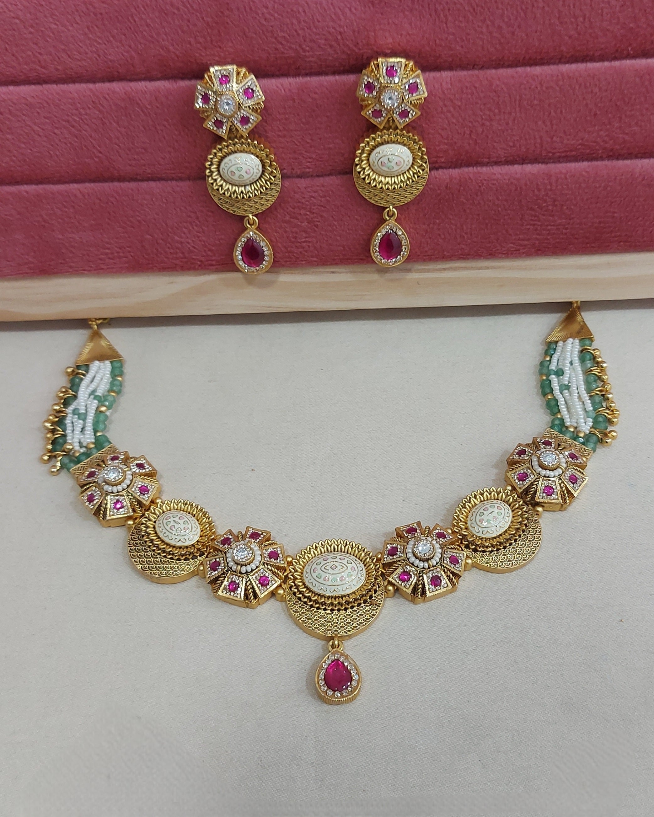 Necklace 19
