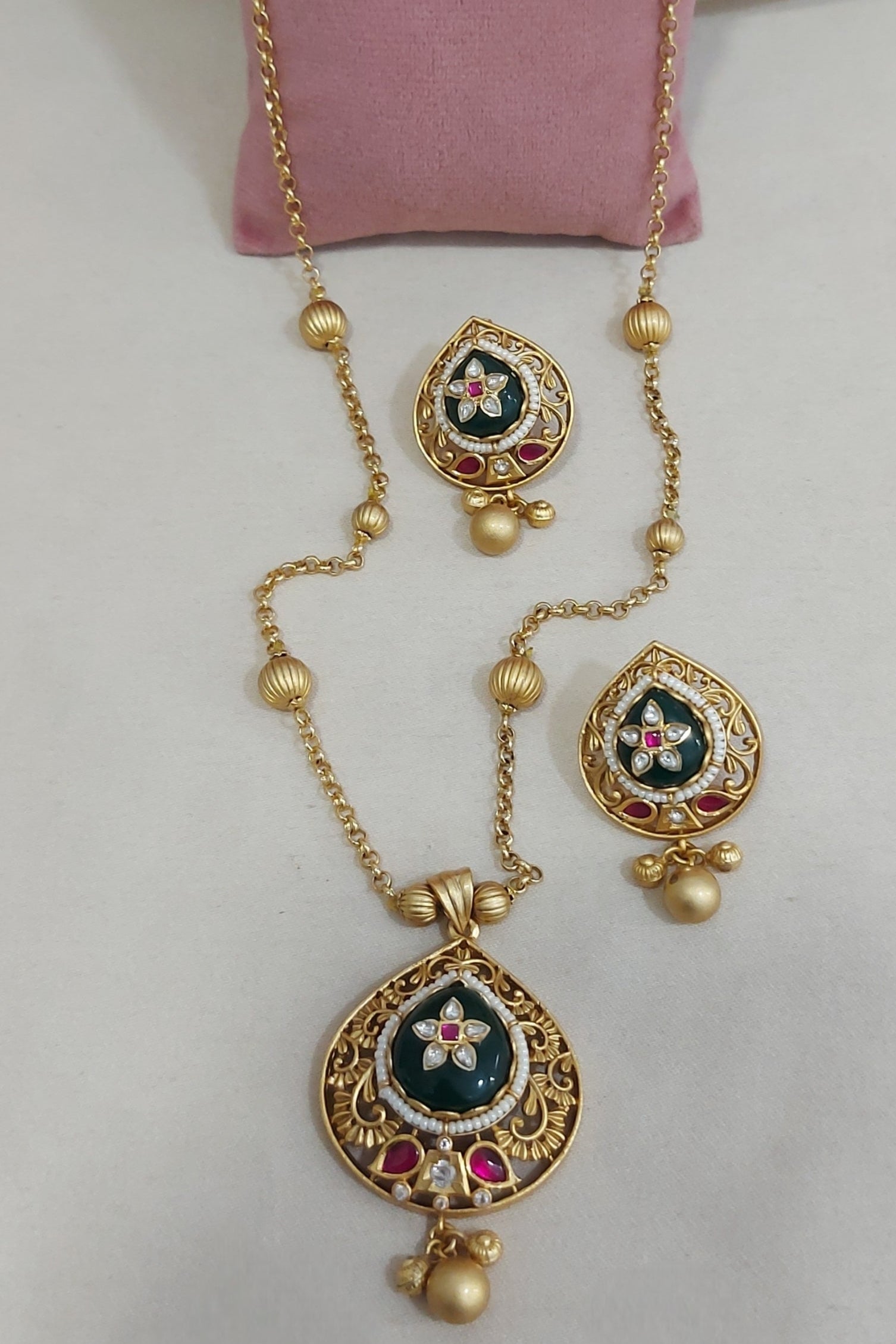 Pendent Set 1