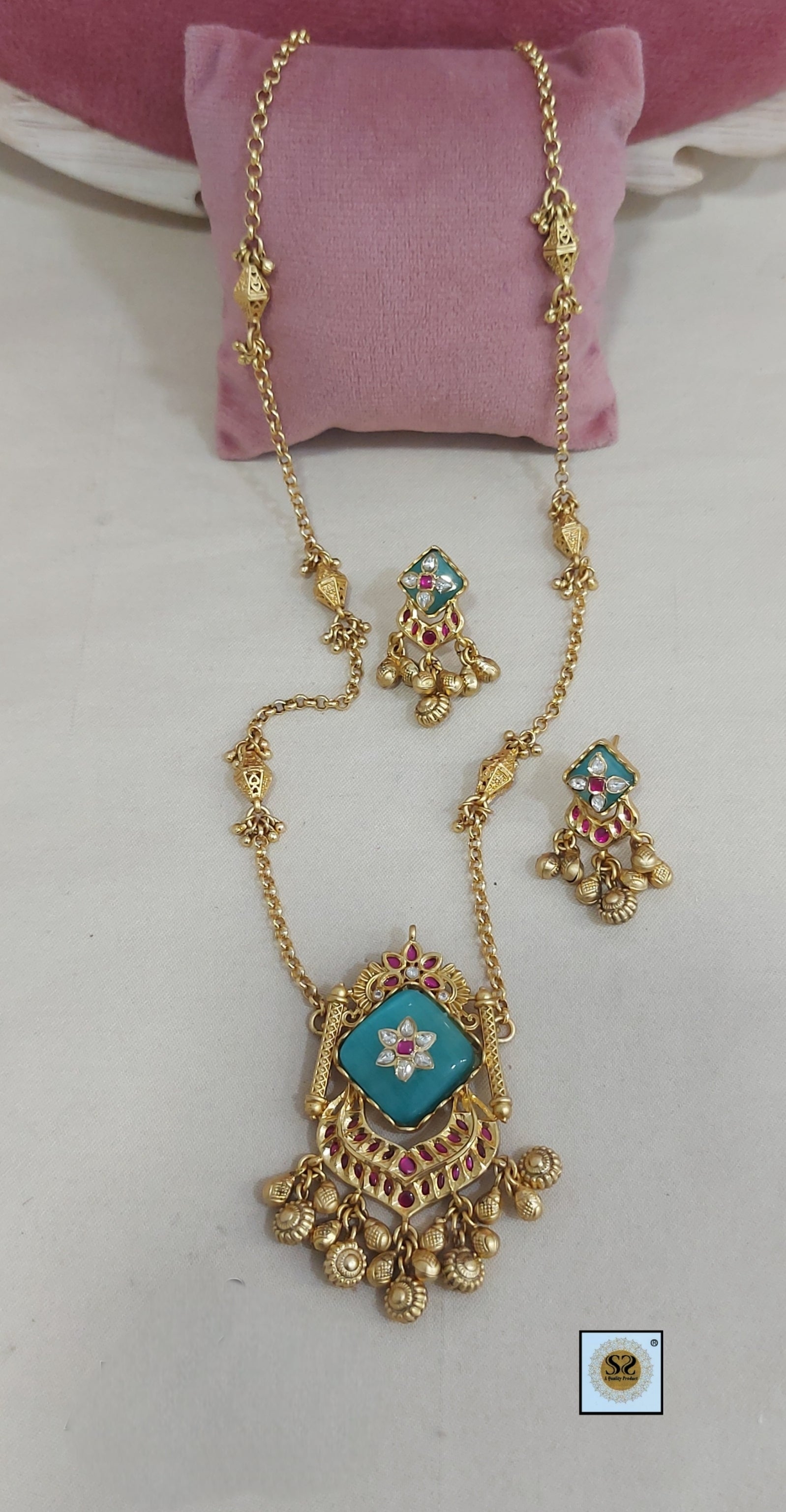 Pendent Set 9