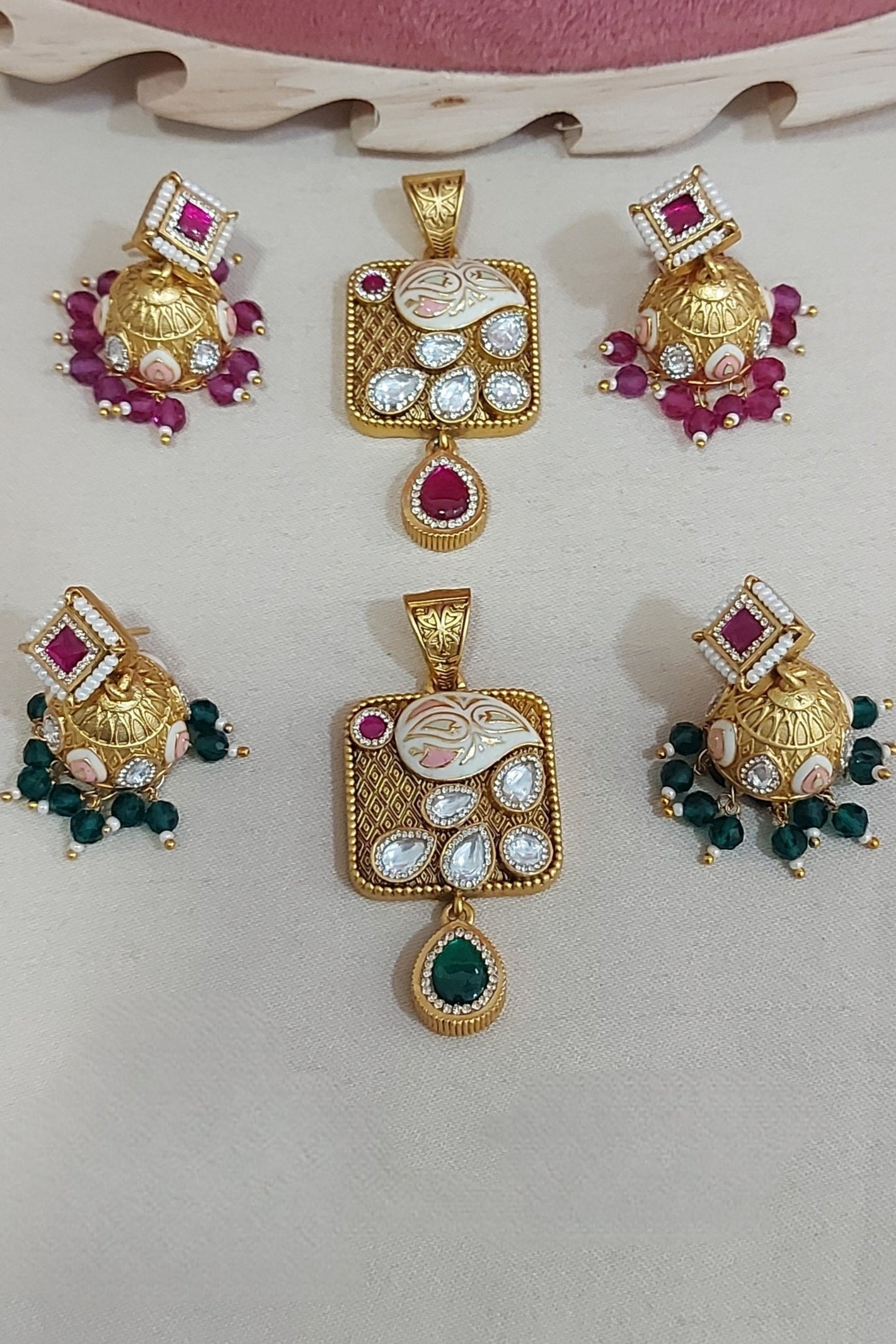 Pendent Set 13
