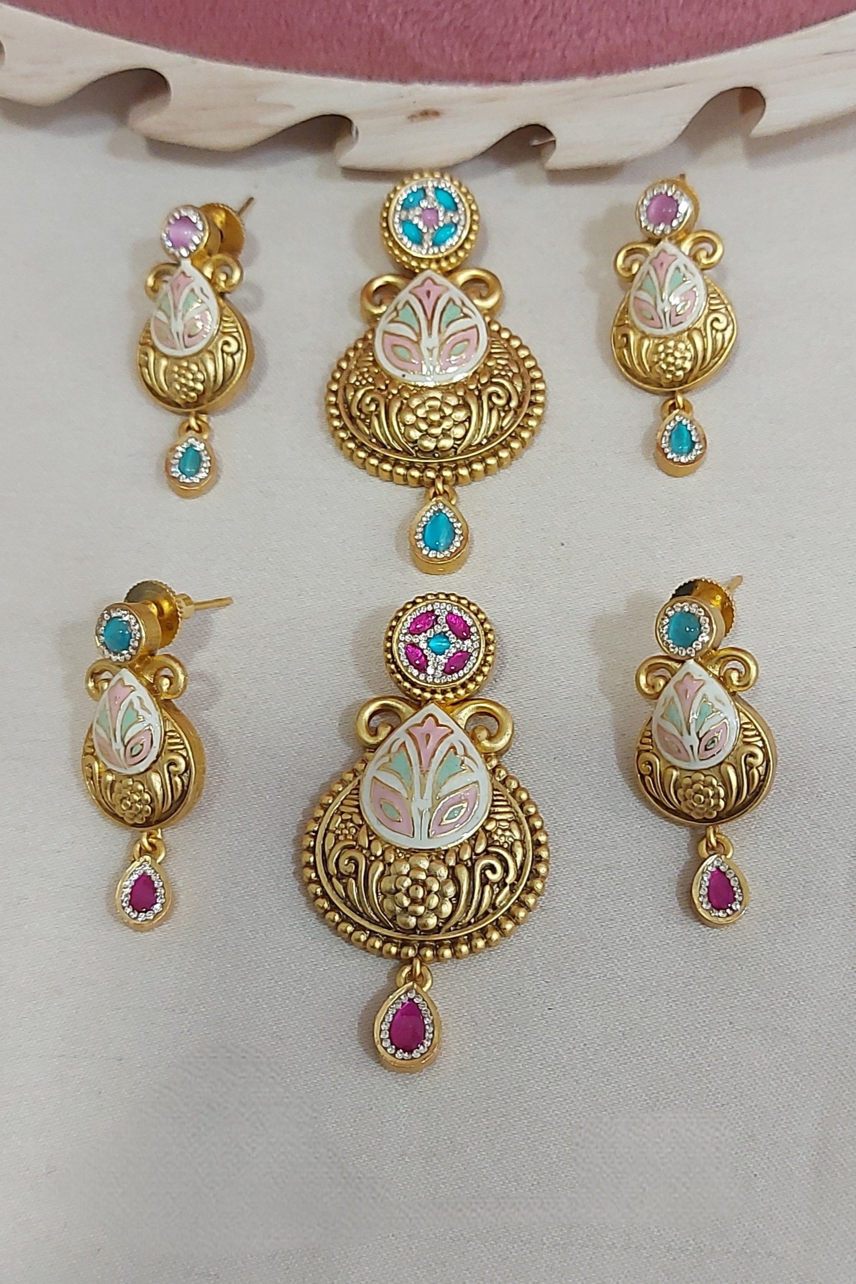Pendent Set 14